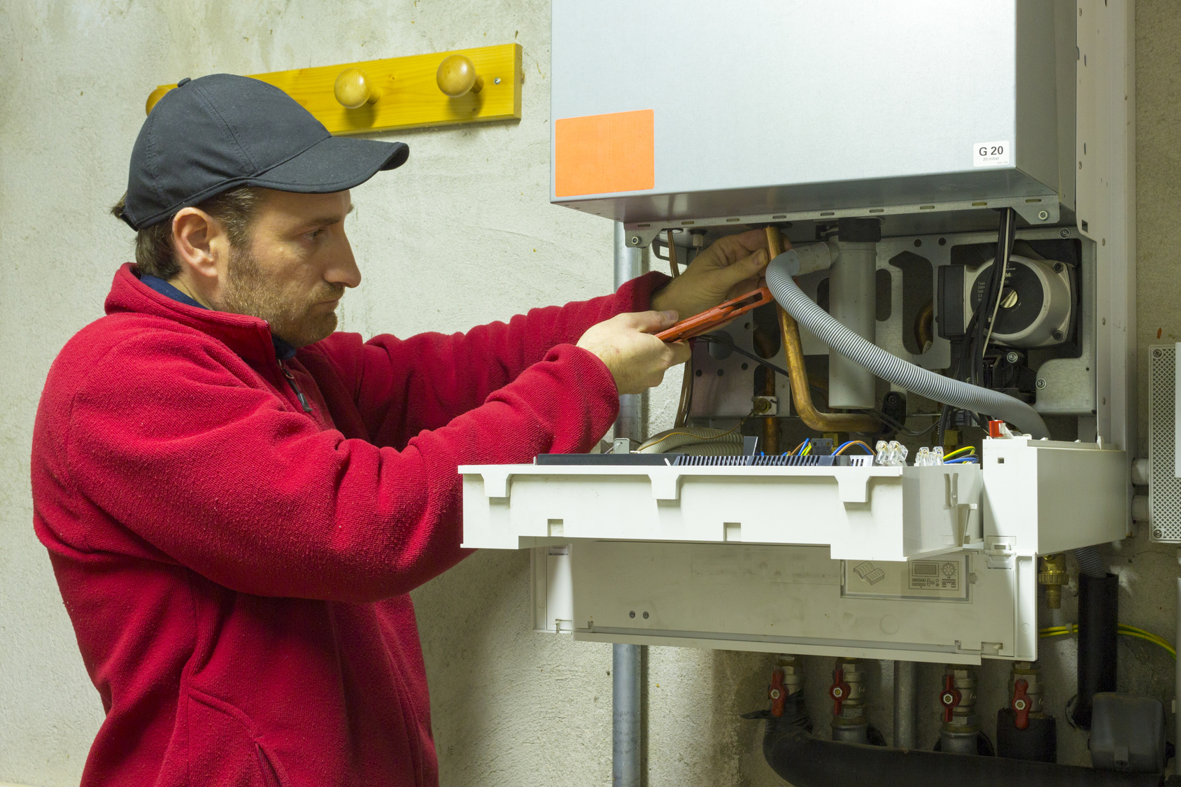 Gas installation work on a heating system
